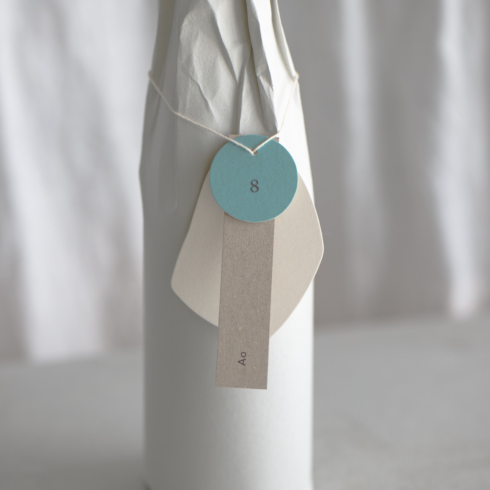 SANAGIシリーズのうち1本 + 6周年記念グッズ(シャンパングラス、ピンバッチ)