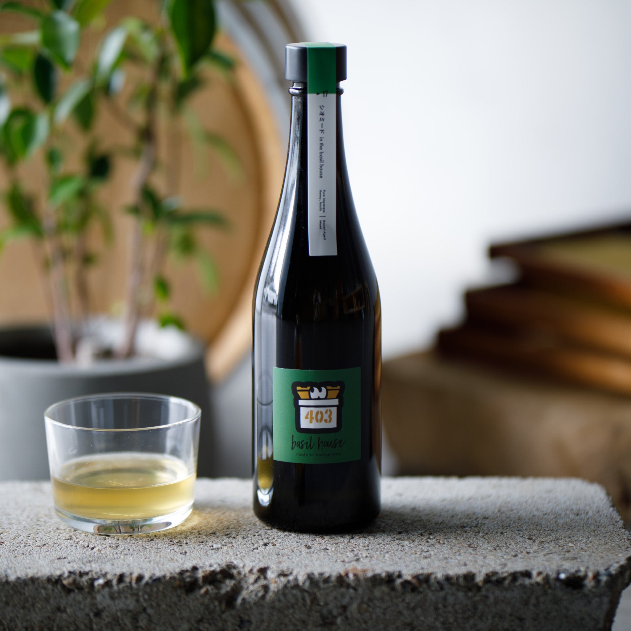 シオミード in the basil house / 塩見さんの国産ハチミツとBasilhouseさんの有機栽培ホーリーバジル